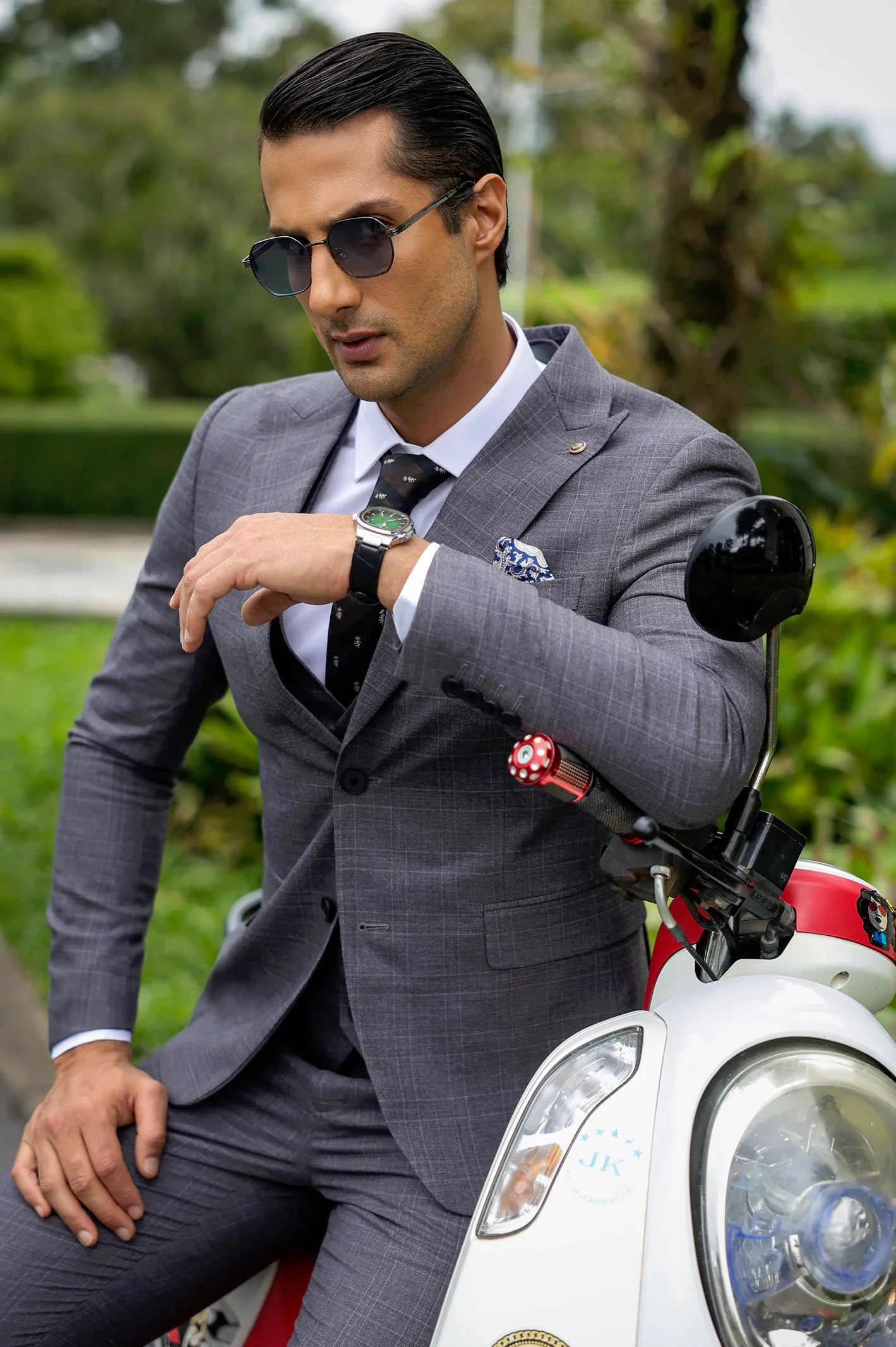 Grey Formal 3PC Suit - Image 2