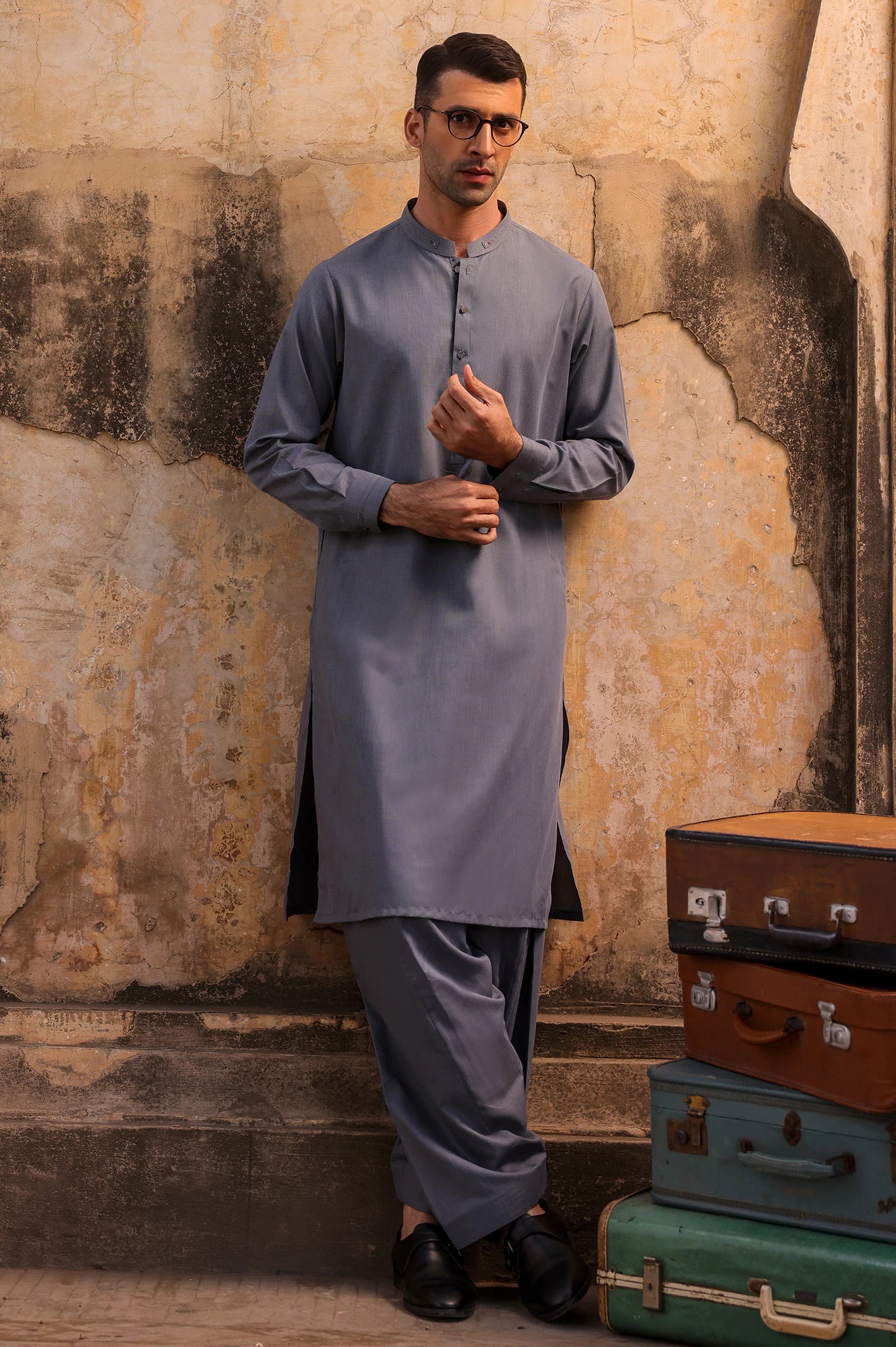 Dark Grey Shalwar Kameez for Mens - Image 2