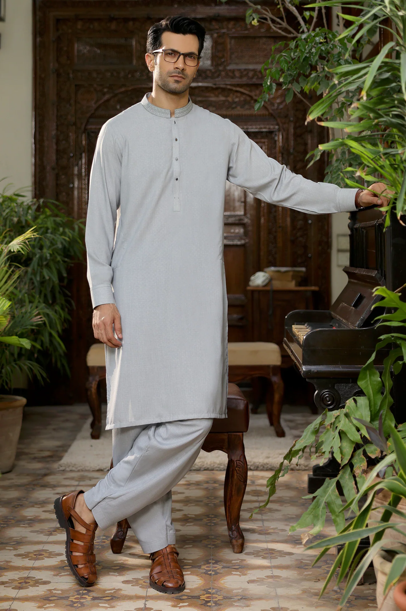 Light Grey Wash & Wear Shalwar Kameez - Image 4