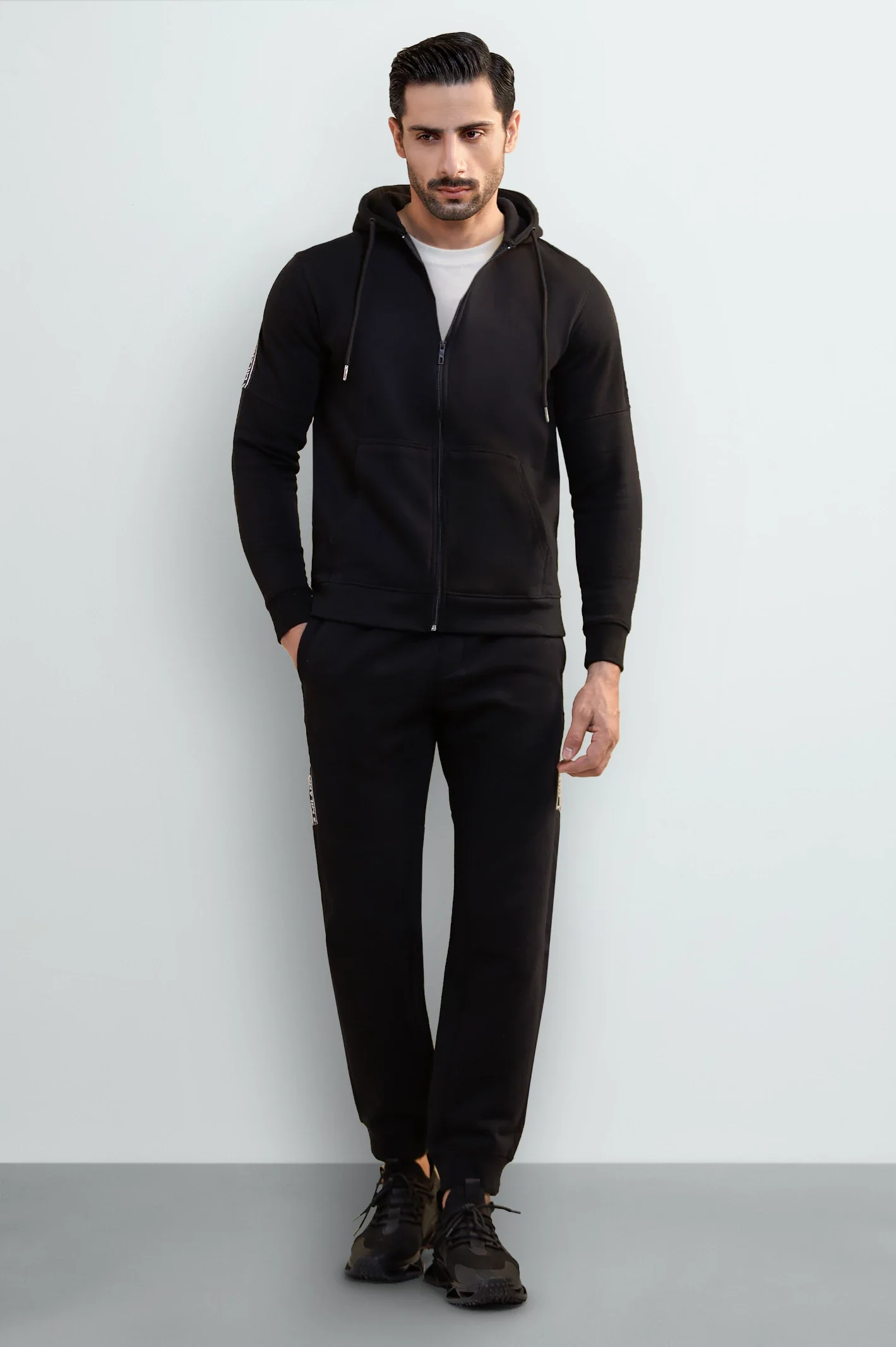 Men's Black Solid Zip-Up Hoodie - Image 2