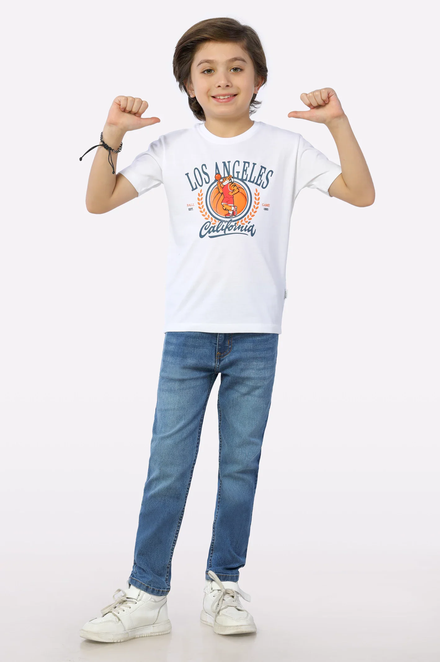 Los Angeles Graphic Printed T-Shirt - Image 2