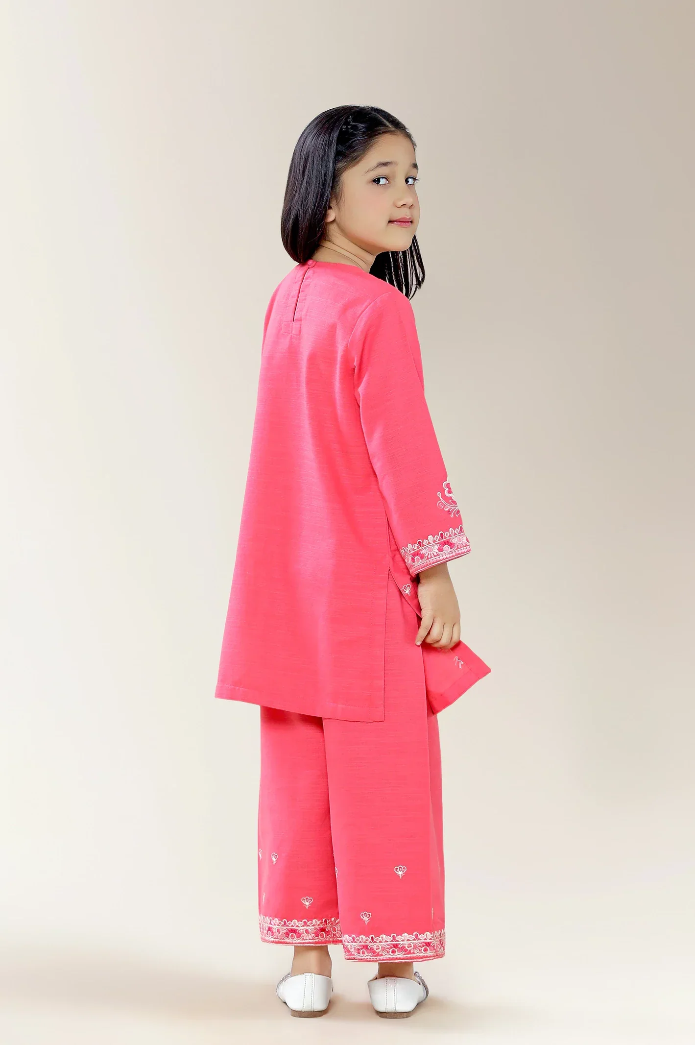 Embroidered Khaddar Coral Girls 2PC - Image 2