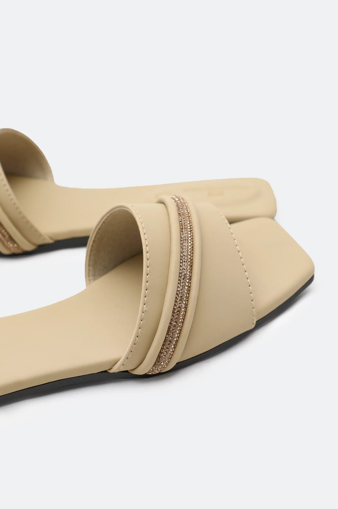 Fawn Ladies Casual Slippers - Image 2