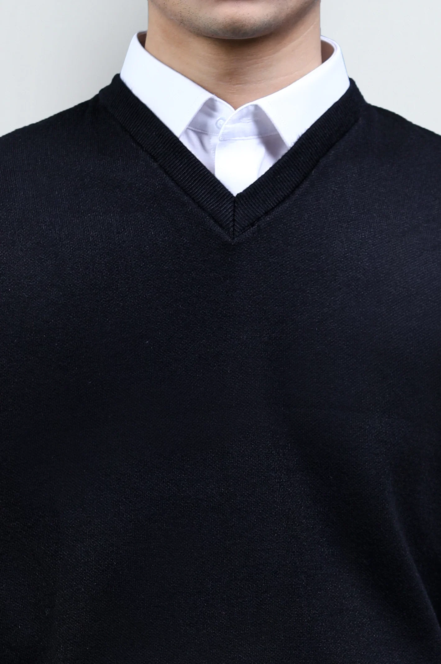 Black Sleeveless V-Neck Sweater - Image 3