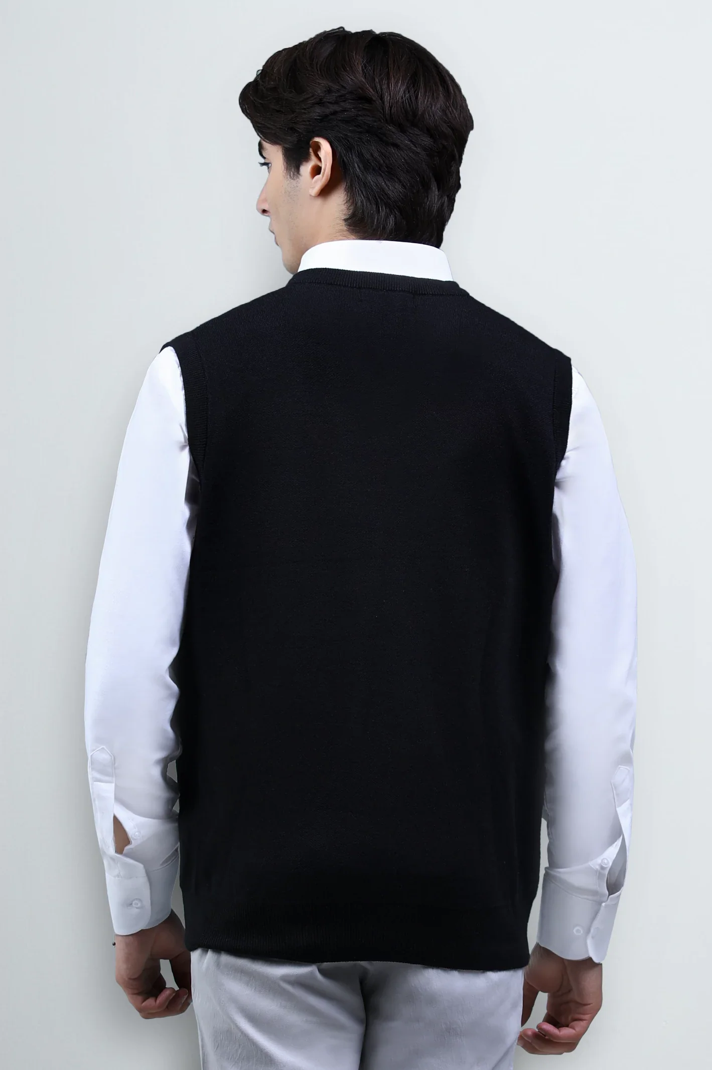 Black Sleeveless V-Neck Sweater - Image 5