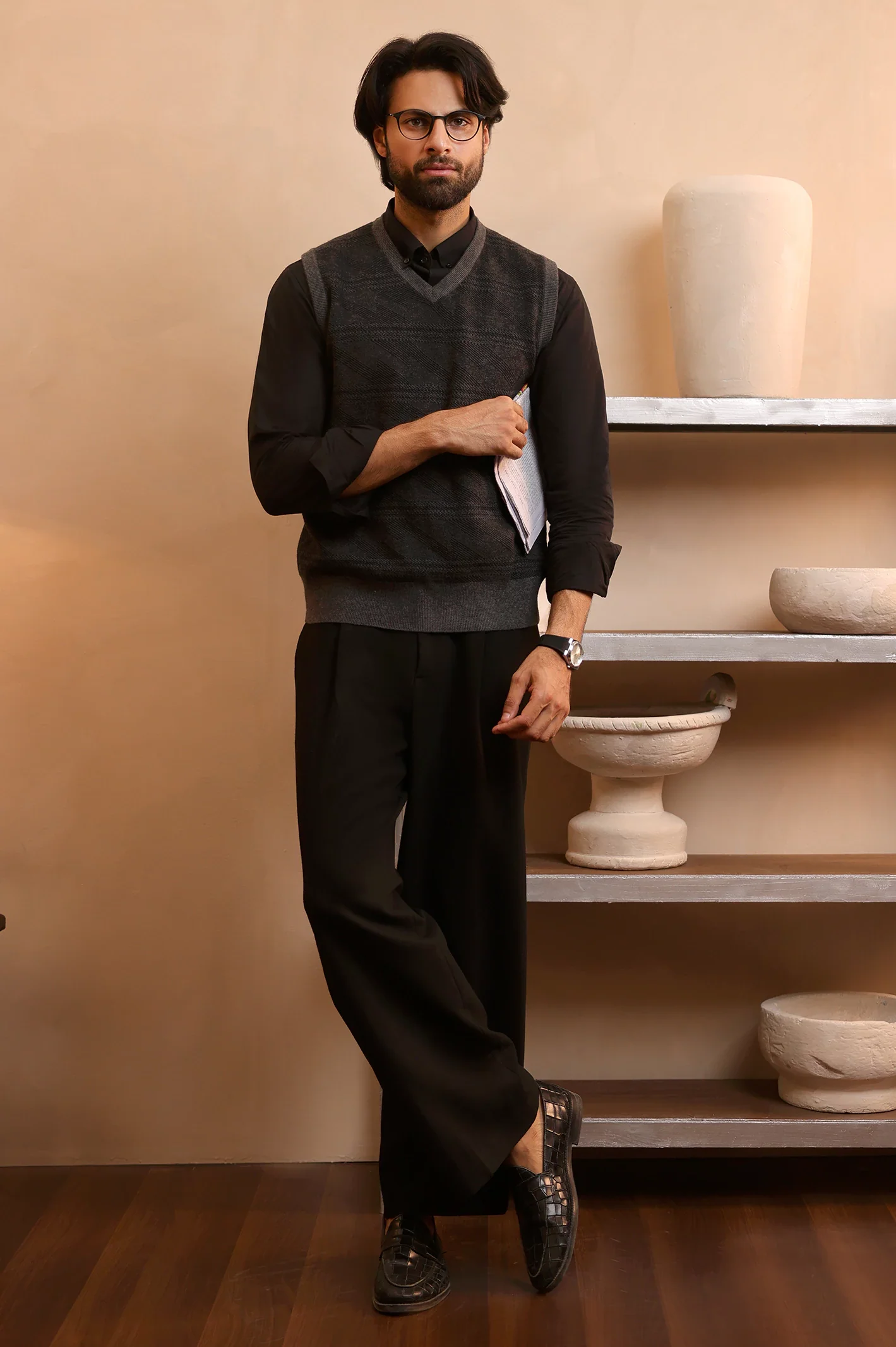 Men V-neck Dark Grey Sleeveless Sweater - Image 2