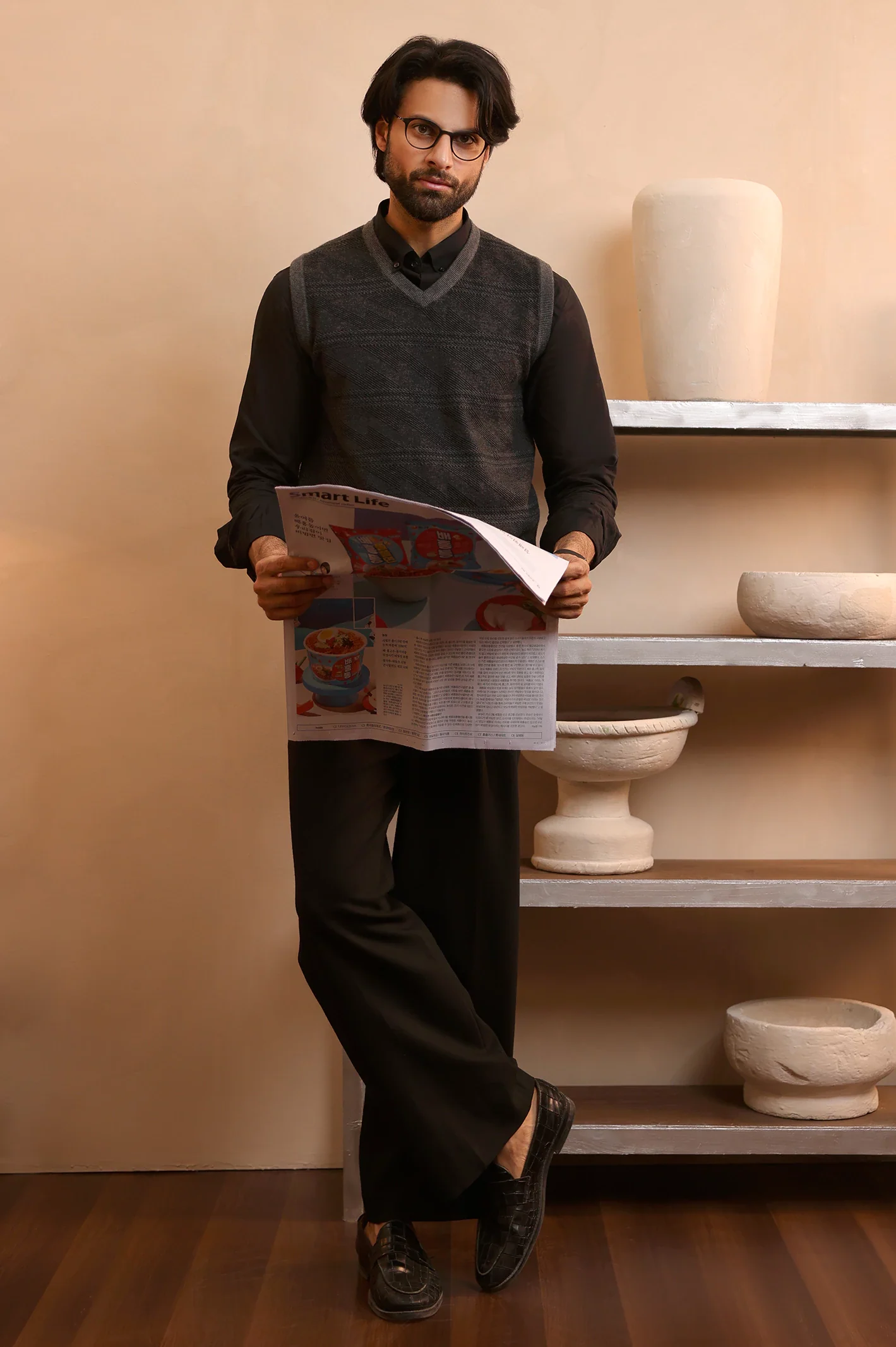 Men V-neck Dark Grey Sleeveless Sweater - Image 3