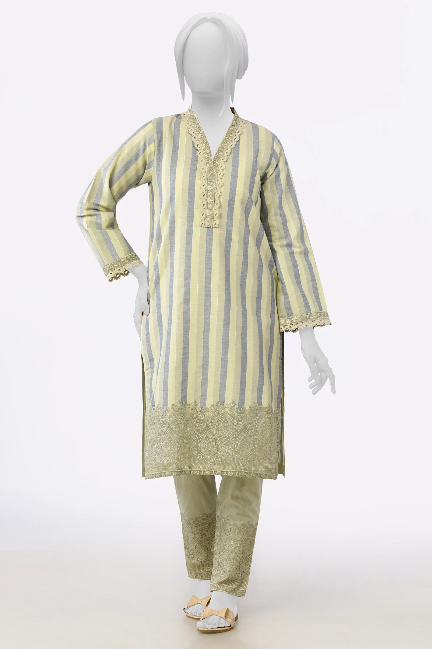 Pista Embroidered 2PC