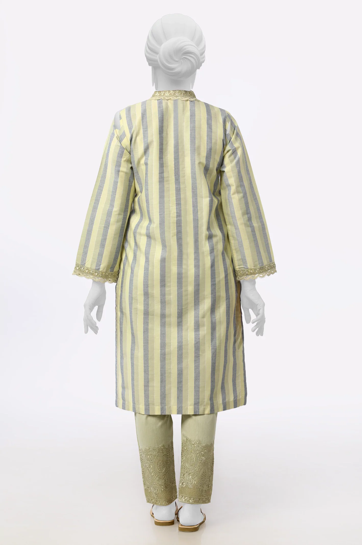 Pista Embroidered 2PC - Image 3