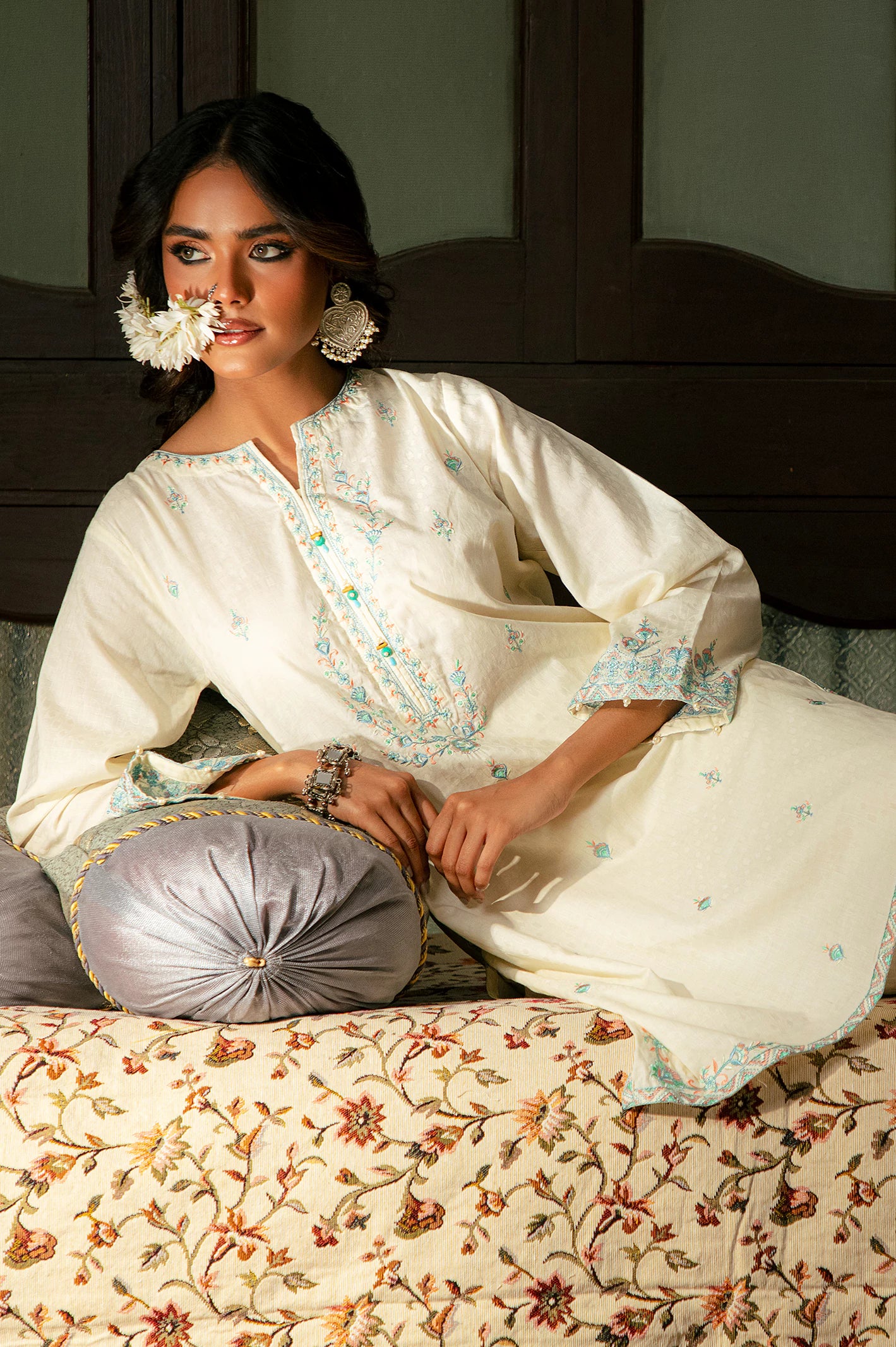 Ivory Embroidered 2PC - Image 3