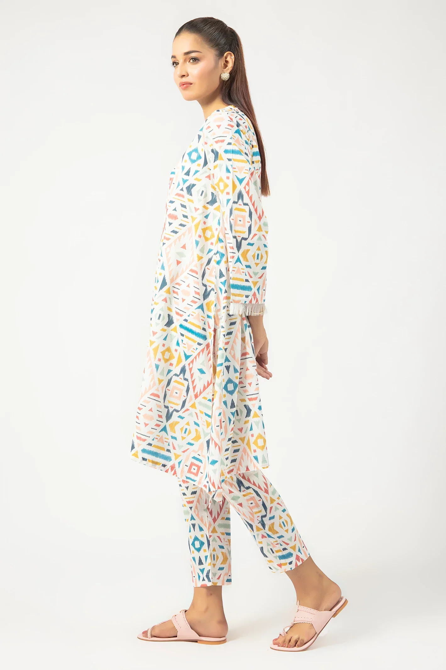 White Printed 2PC - Image 4