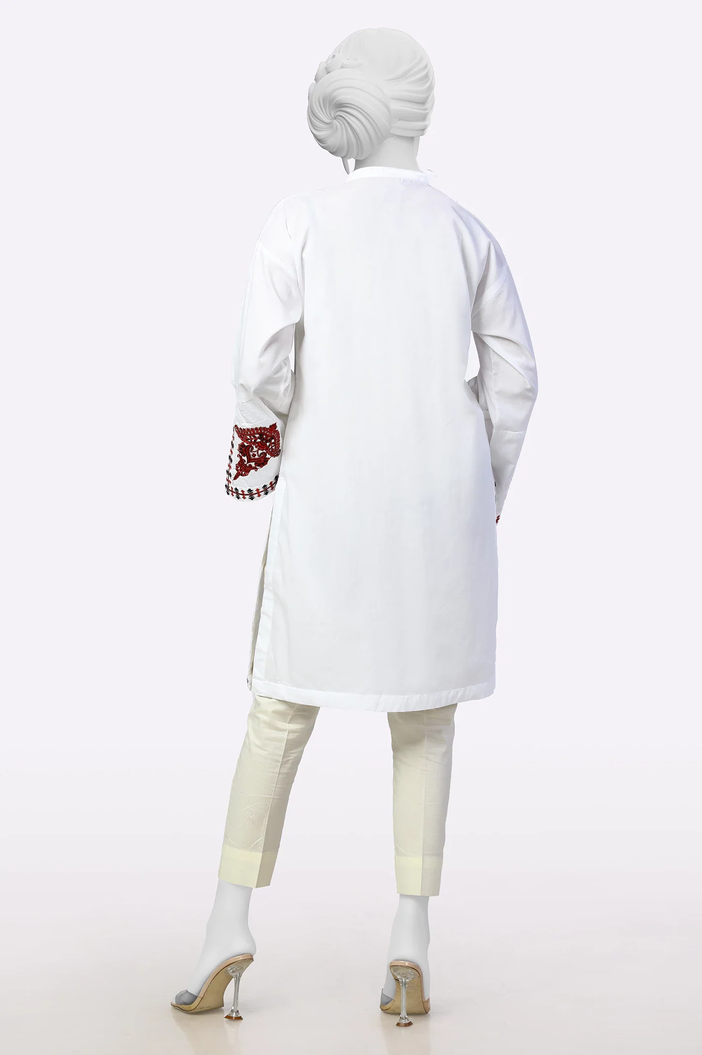 White Embroidered Kurti - Image 3