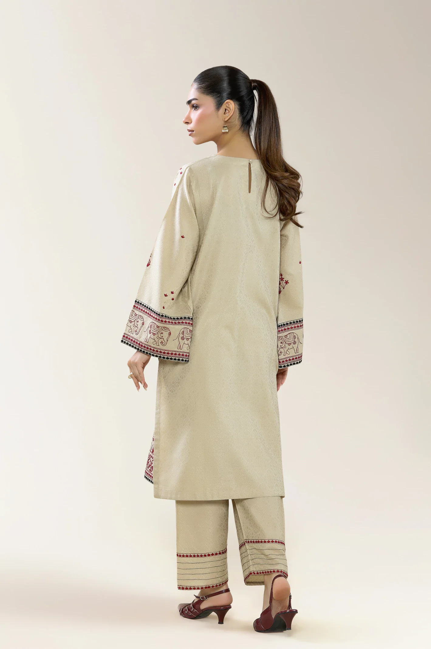 Embroidered 2PC - Image 5
