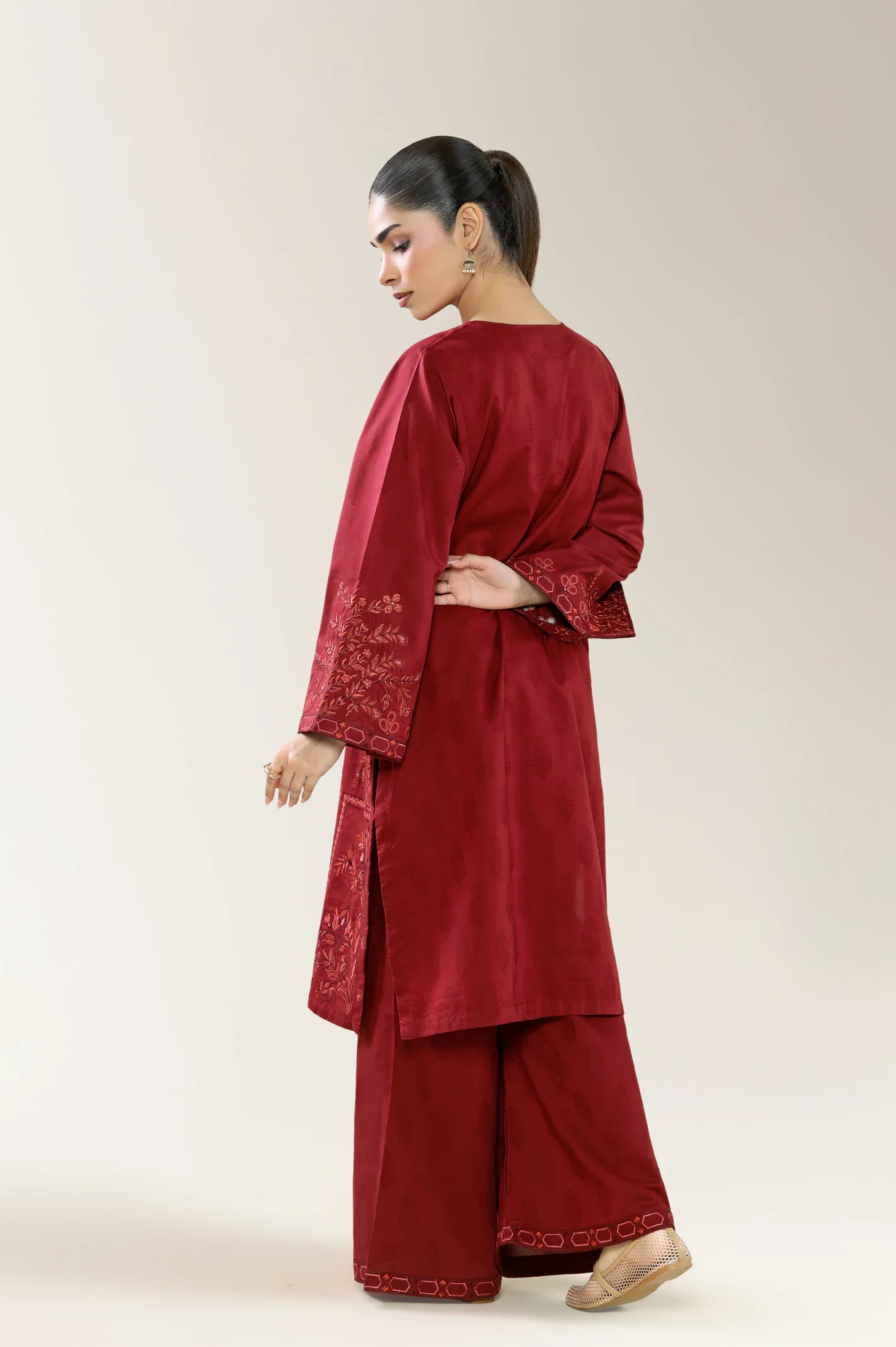Embroidered 2PC - Image 4