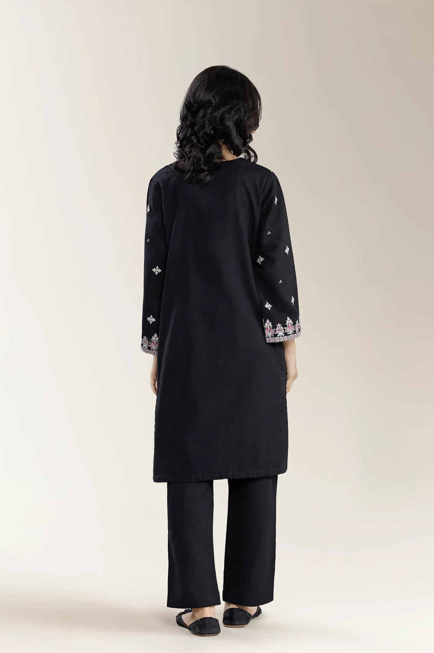 Embroidered Khaddar Black Teens 2Pc - Image 2