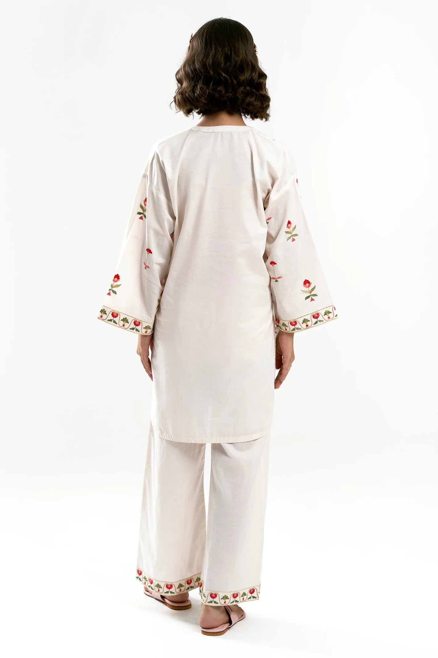 Off White Embroidered Teens 2PC - Image 4