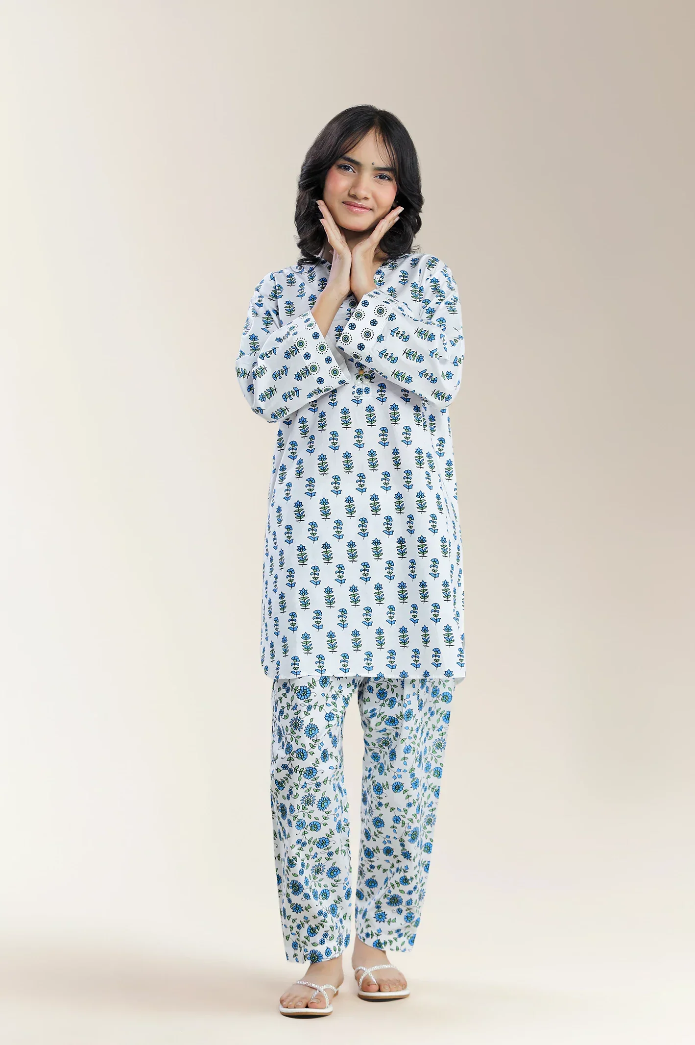 Printed Cambric White Teens 2Pc