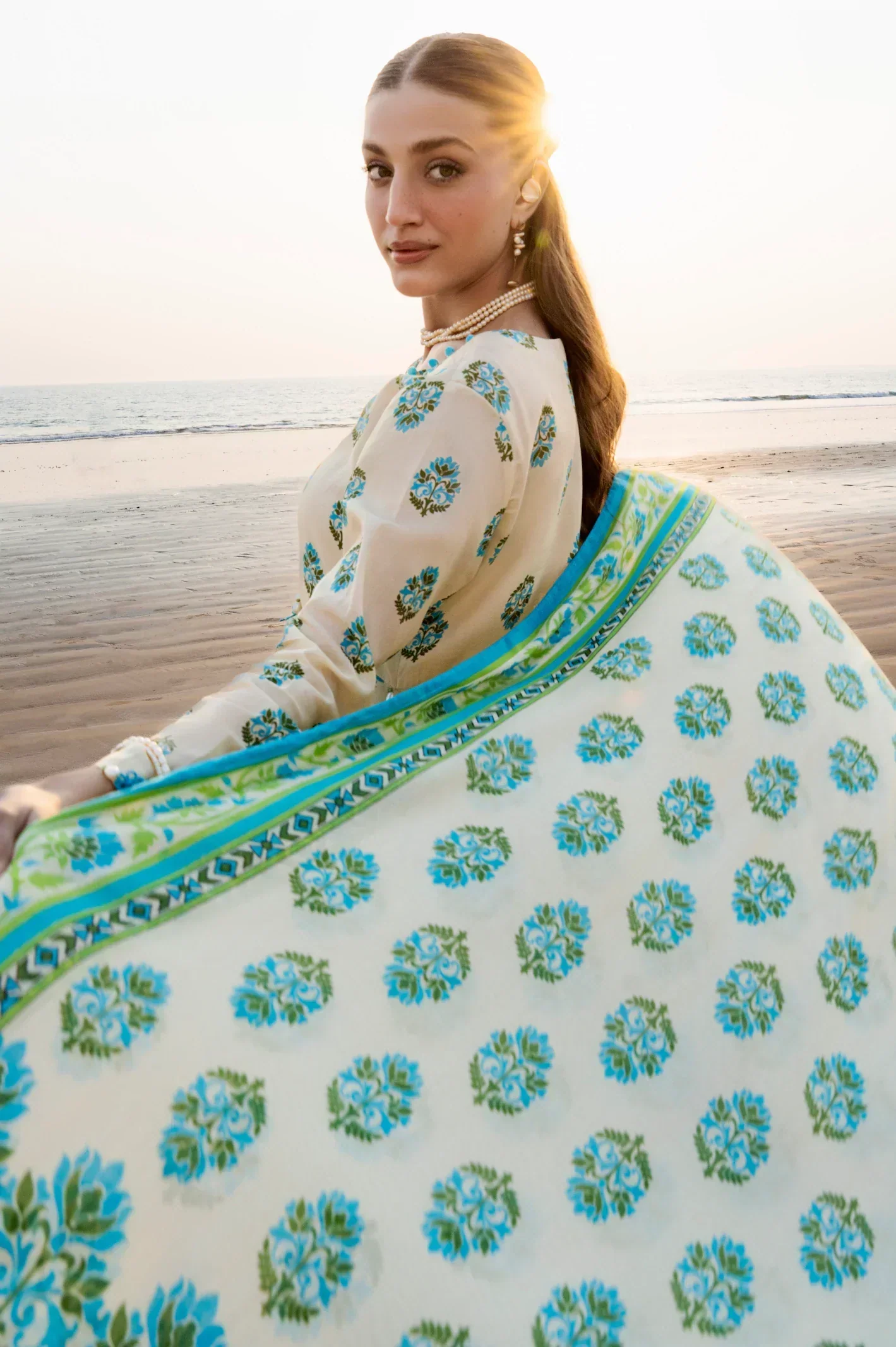 Printed Lawn-Off-white Unstitched 3PC - Image 3
