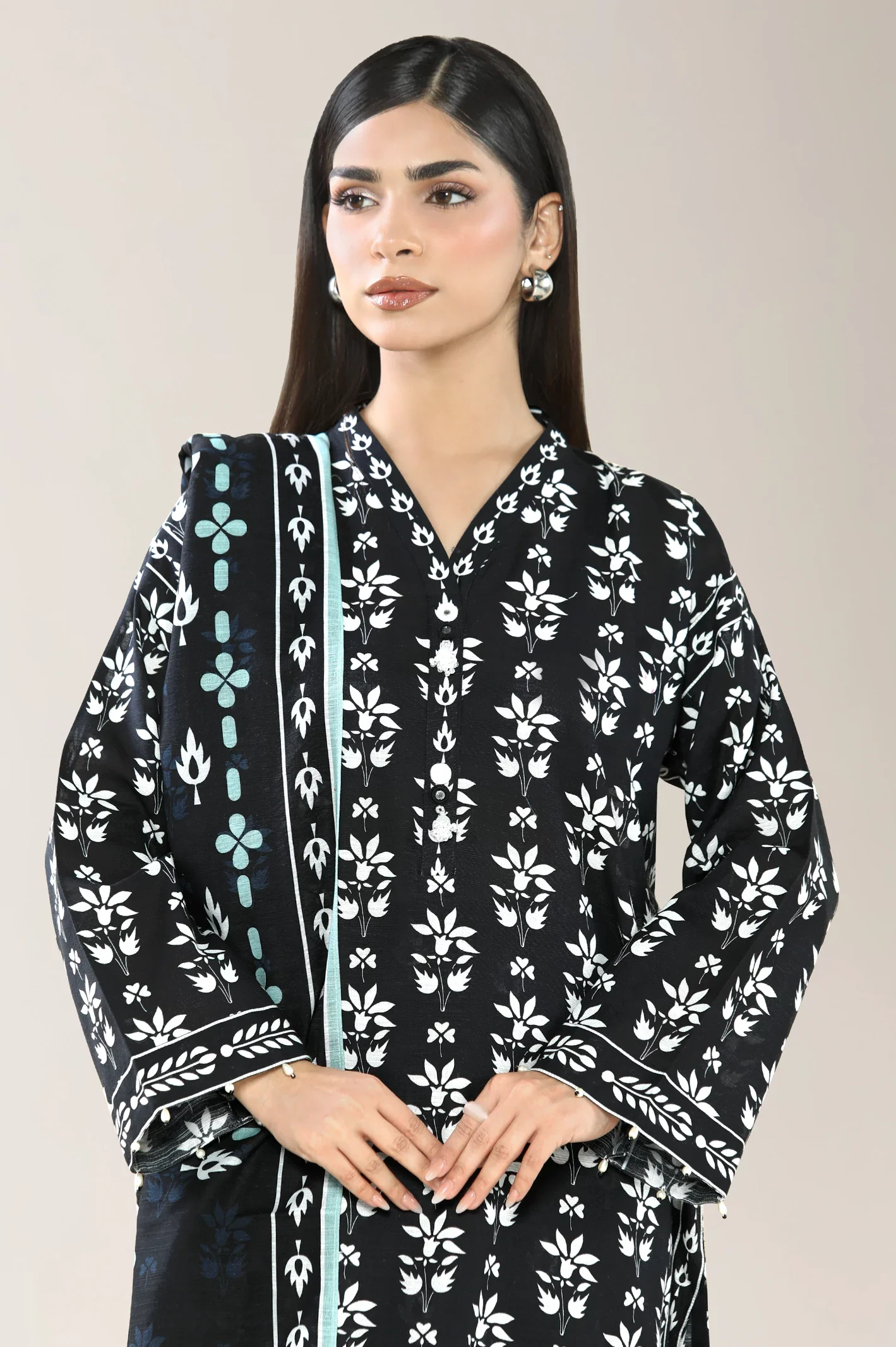 Printed Khaddar-Black Unstitched 3PC - Image 2
