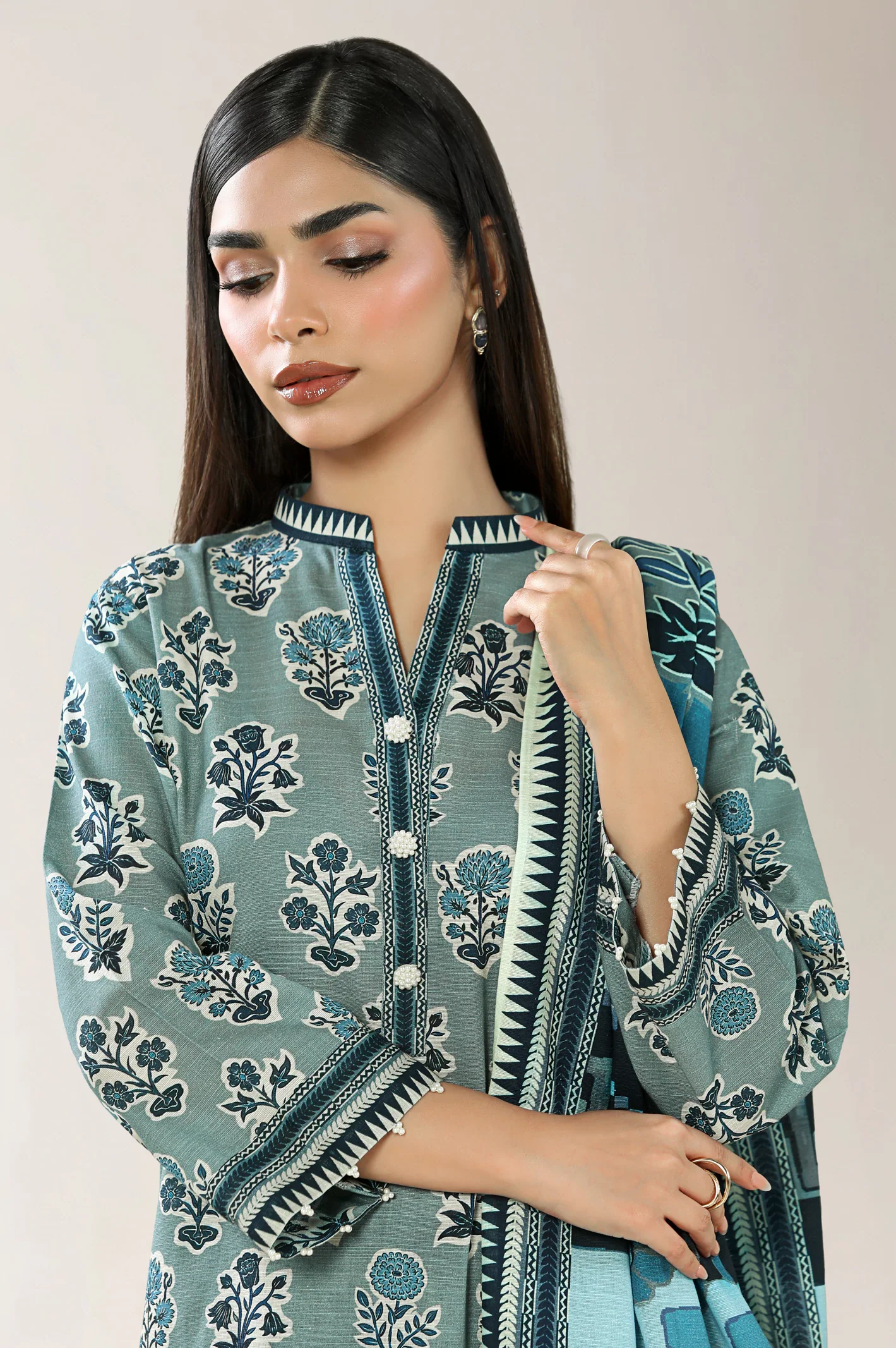 Printed Khaddar-Blue Unstitched 3PC - Image 2